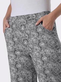 Freizeithose im floralen Dessin
