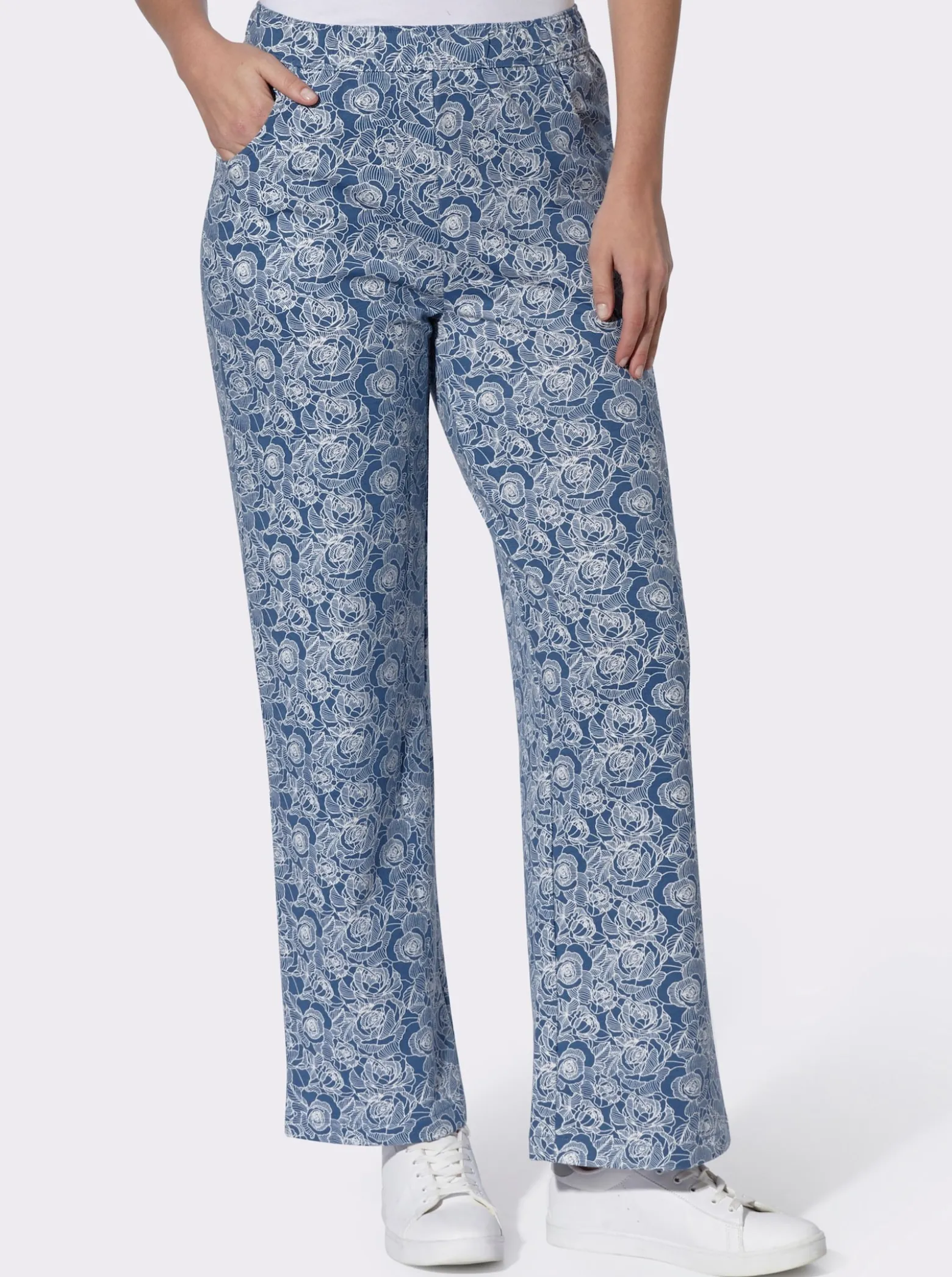 Freizeithose im floralen Dessin