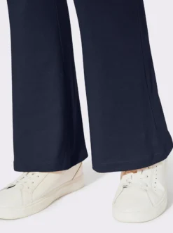 Freizeithose in Schlaghosen-Form