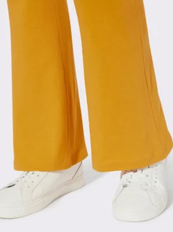 Freizeithose in Schlaghosen-Form