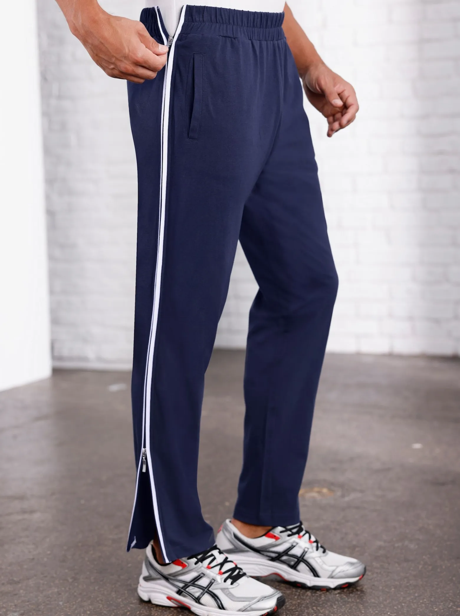 Freizeithose mit Bein-Zipper