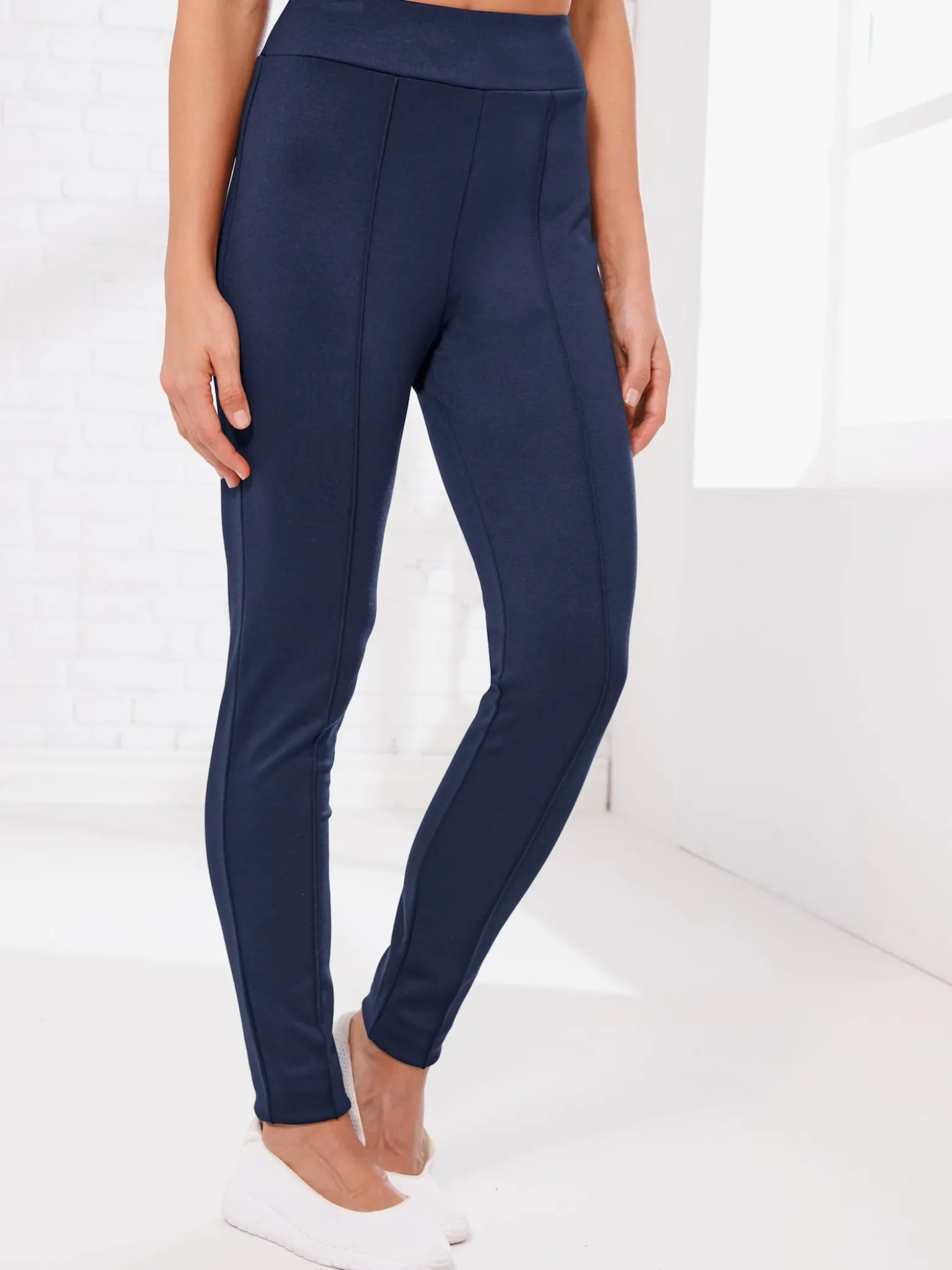 Freizeithose mit Biesenverzierung
