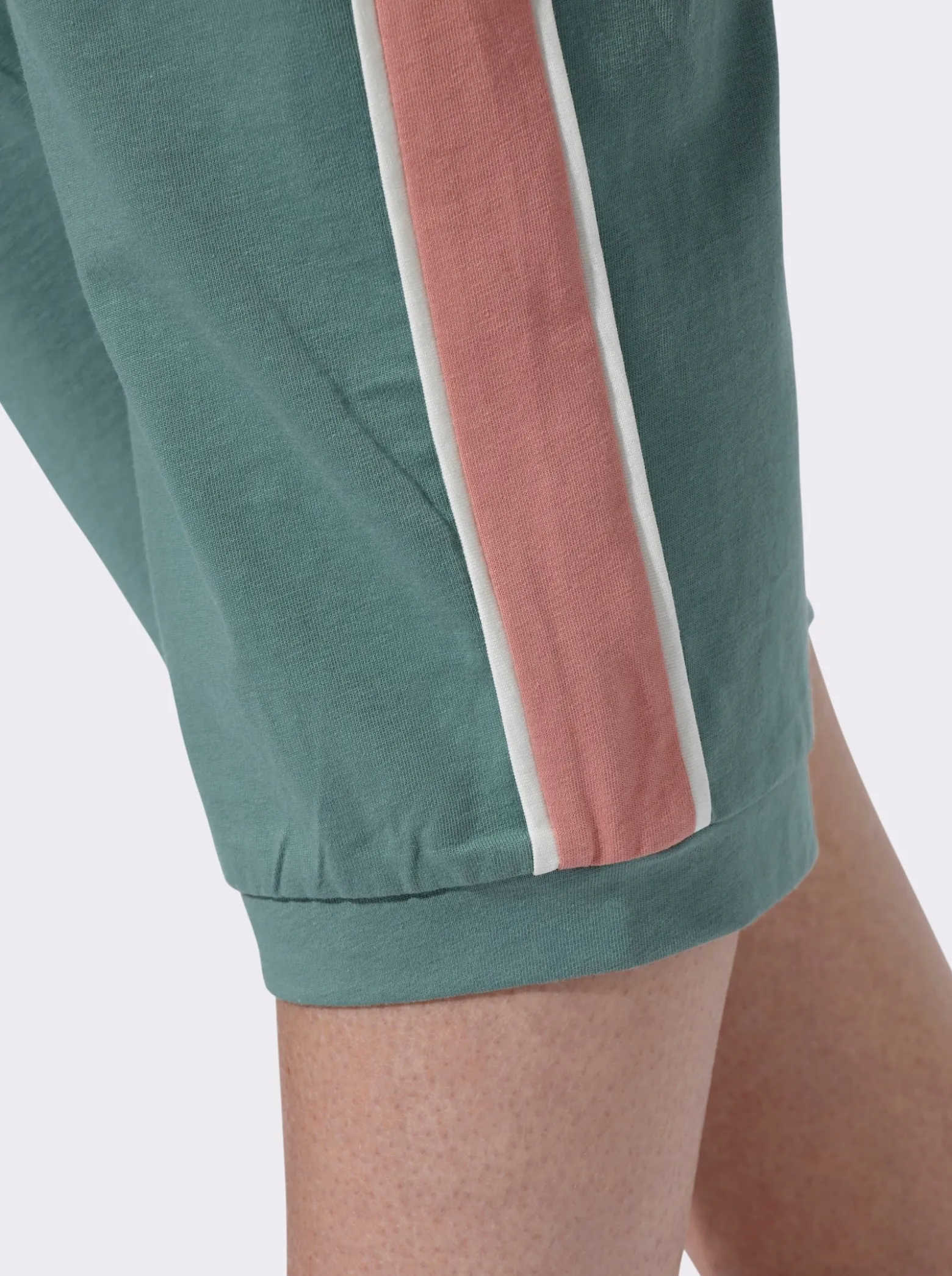 Freizeithose mit Galonstreifen