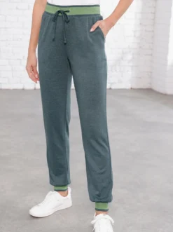 Freizeithose mit geripptem Dehnbund