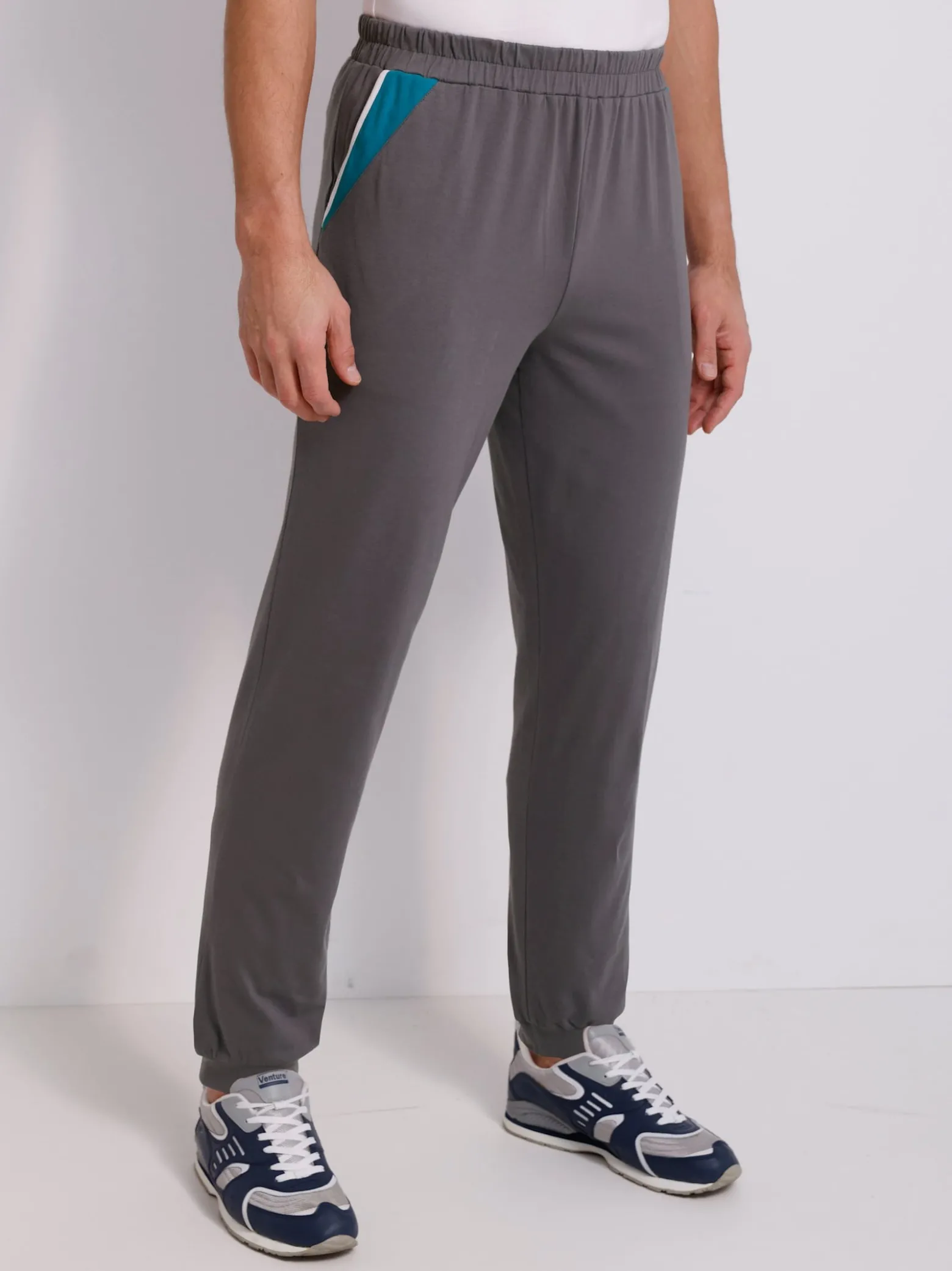 Freizeithose mit Kontrasteinsätzen