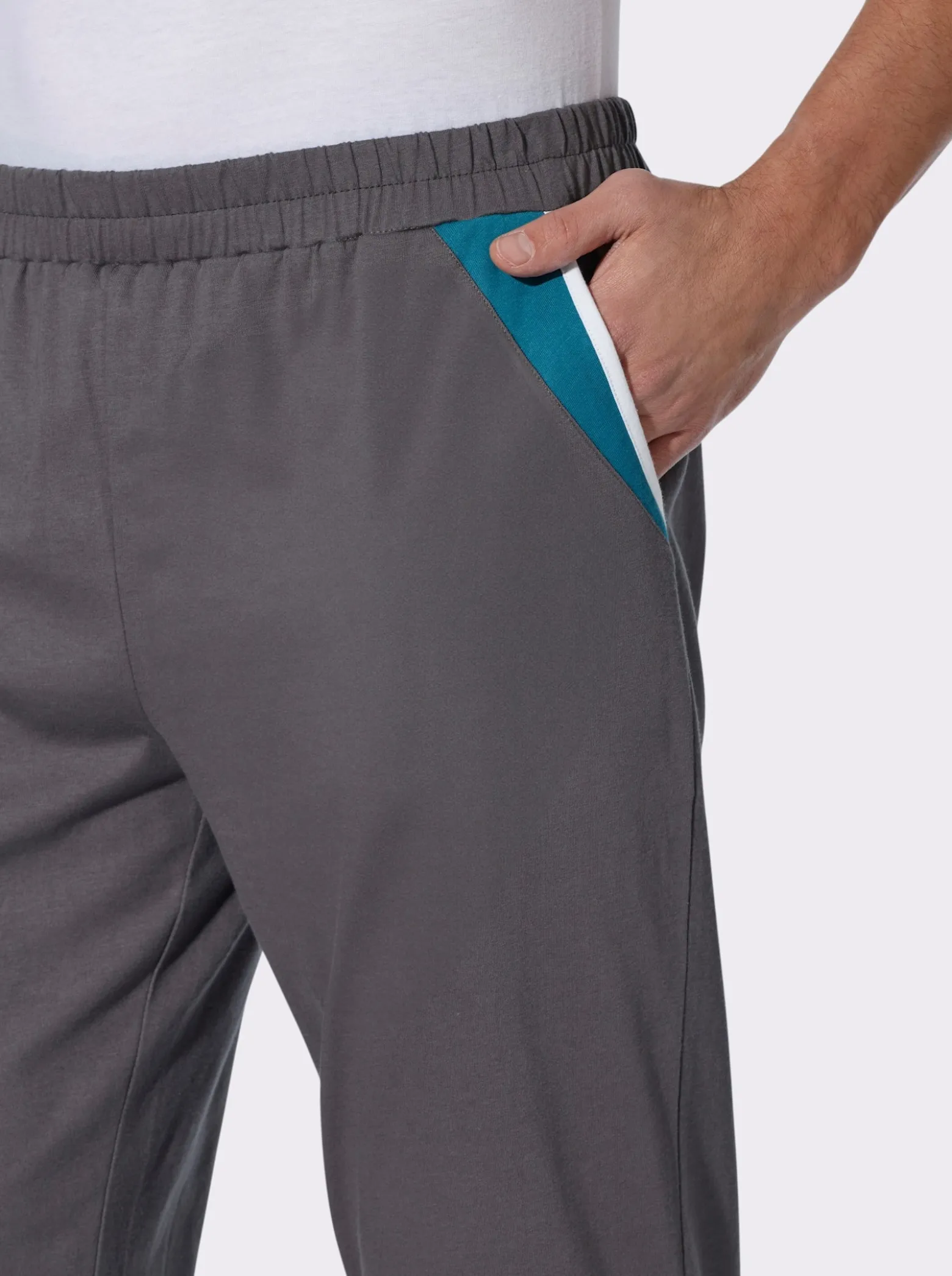 Freizeithose mit Kontrasteinsätzen