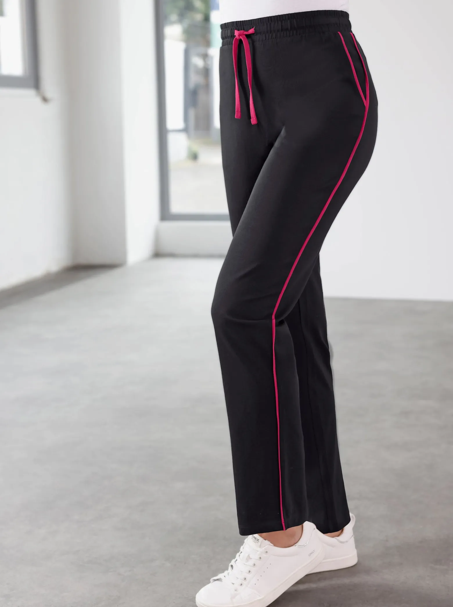 Freizeithose mit Kontrasten