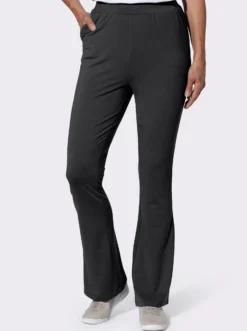 Freizeithose mit leicht ausgestelltem Bein