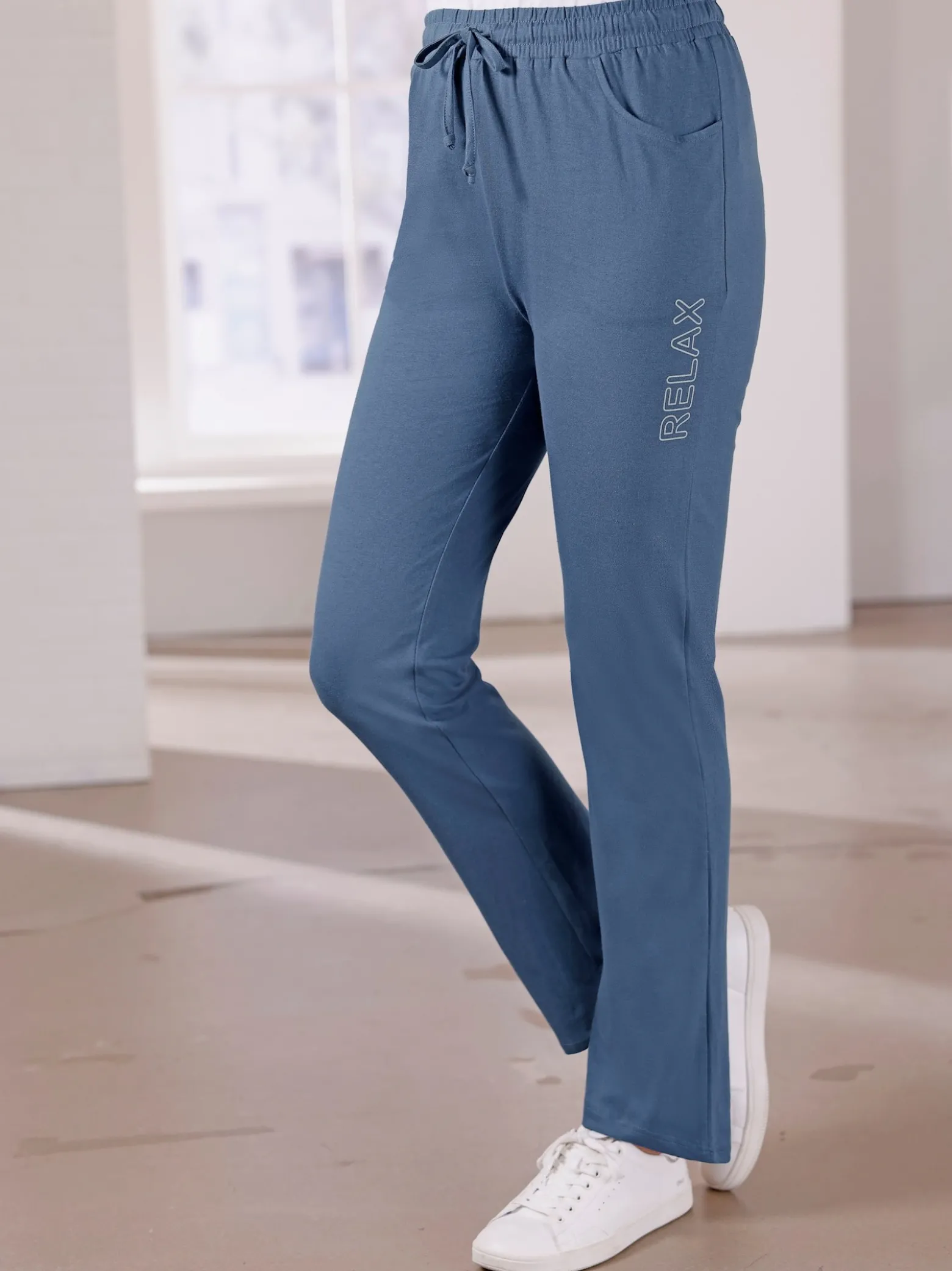 Freizeithose mit platziertem Druck
