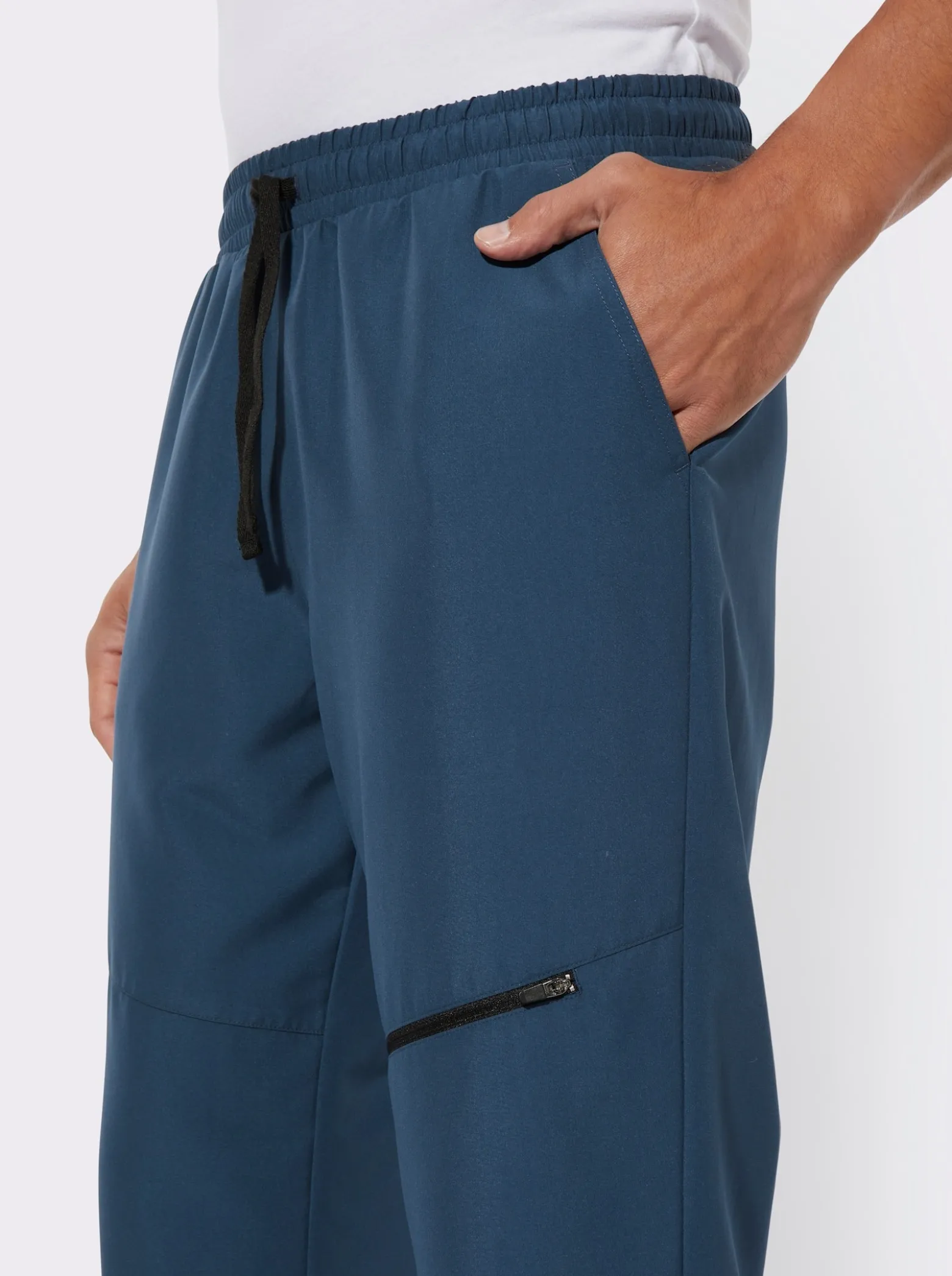 Freizeithose mit Reißverschluss-Tasche