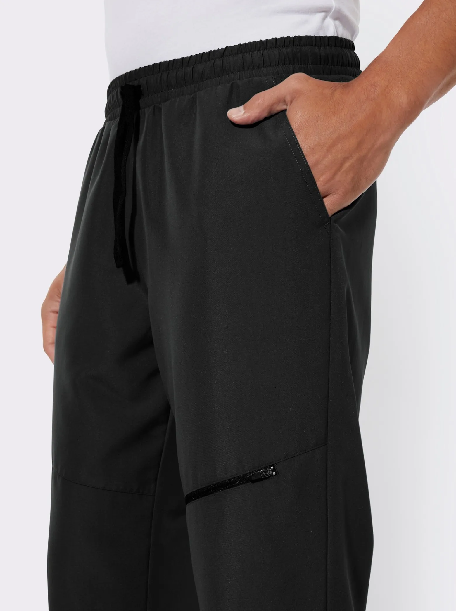 Freizeithose mit Reißverschluss-Tasche