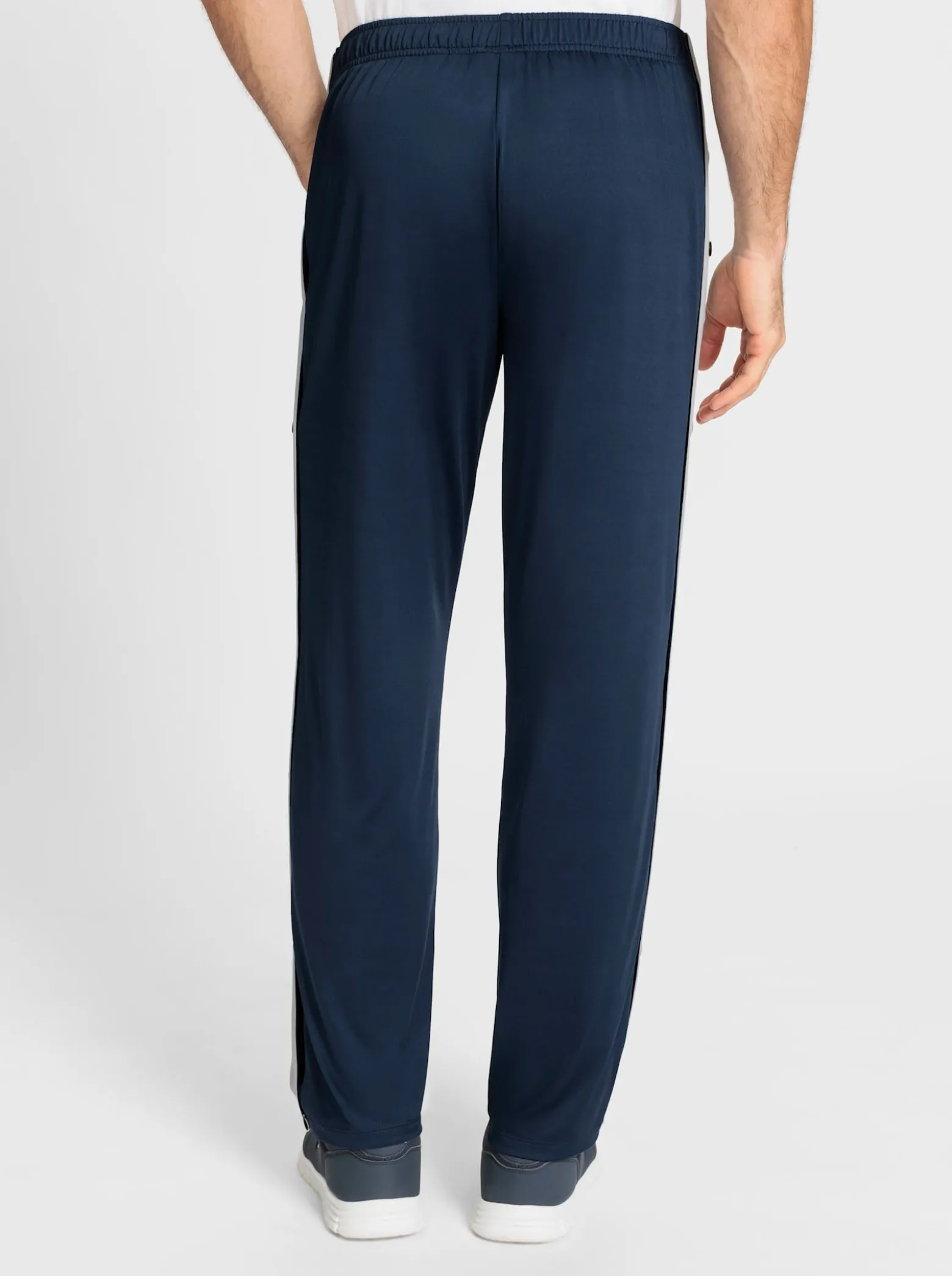 Freizeithose mit seitlicher Druckknopfleiste