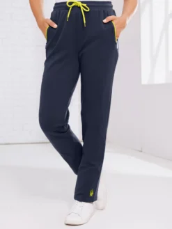 Freizeithose mit Stickerei