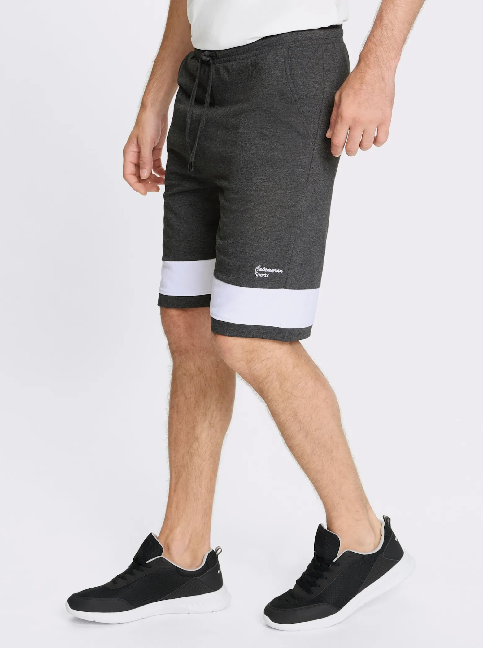 Freizeithose mit weitenregulierbarem Bund