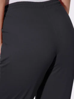 Freizeithose mit Ziersteinchen