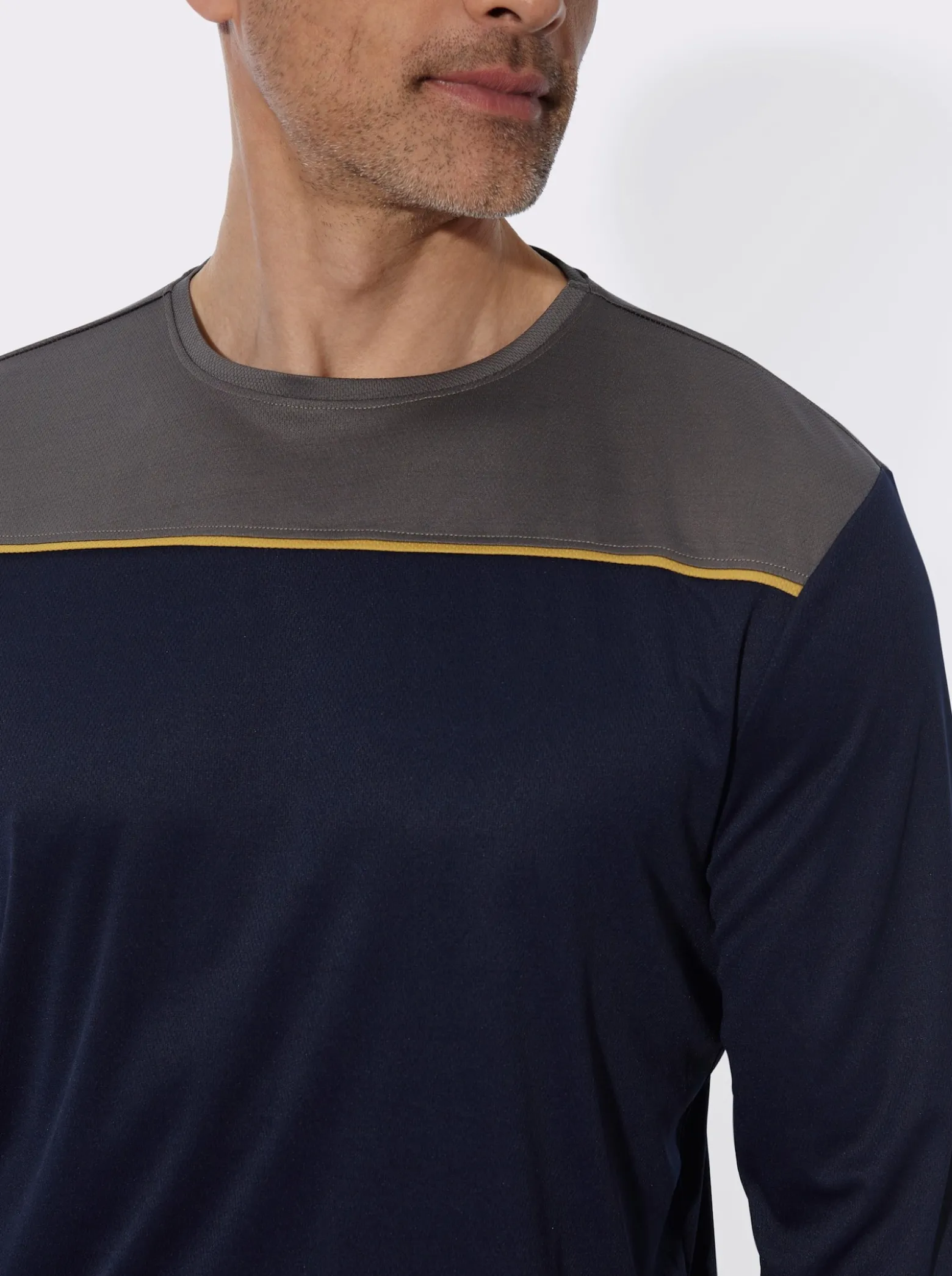 Freizeitshirt in atmungsaktiver Qualität