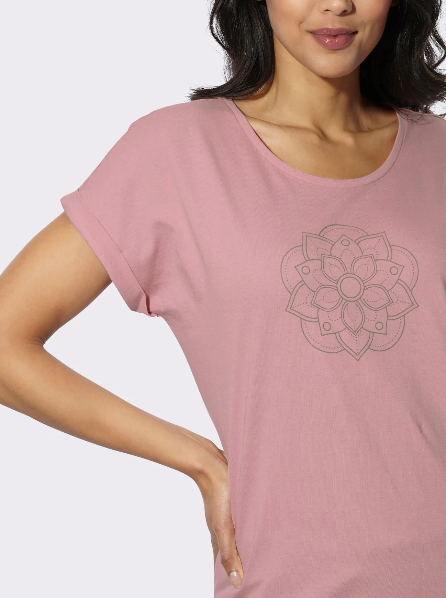 Freizeitshirt mit fixiertem Ärmelaufschlag