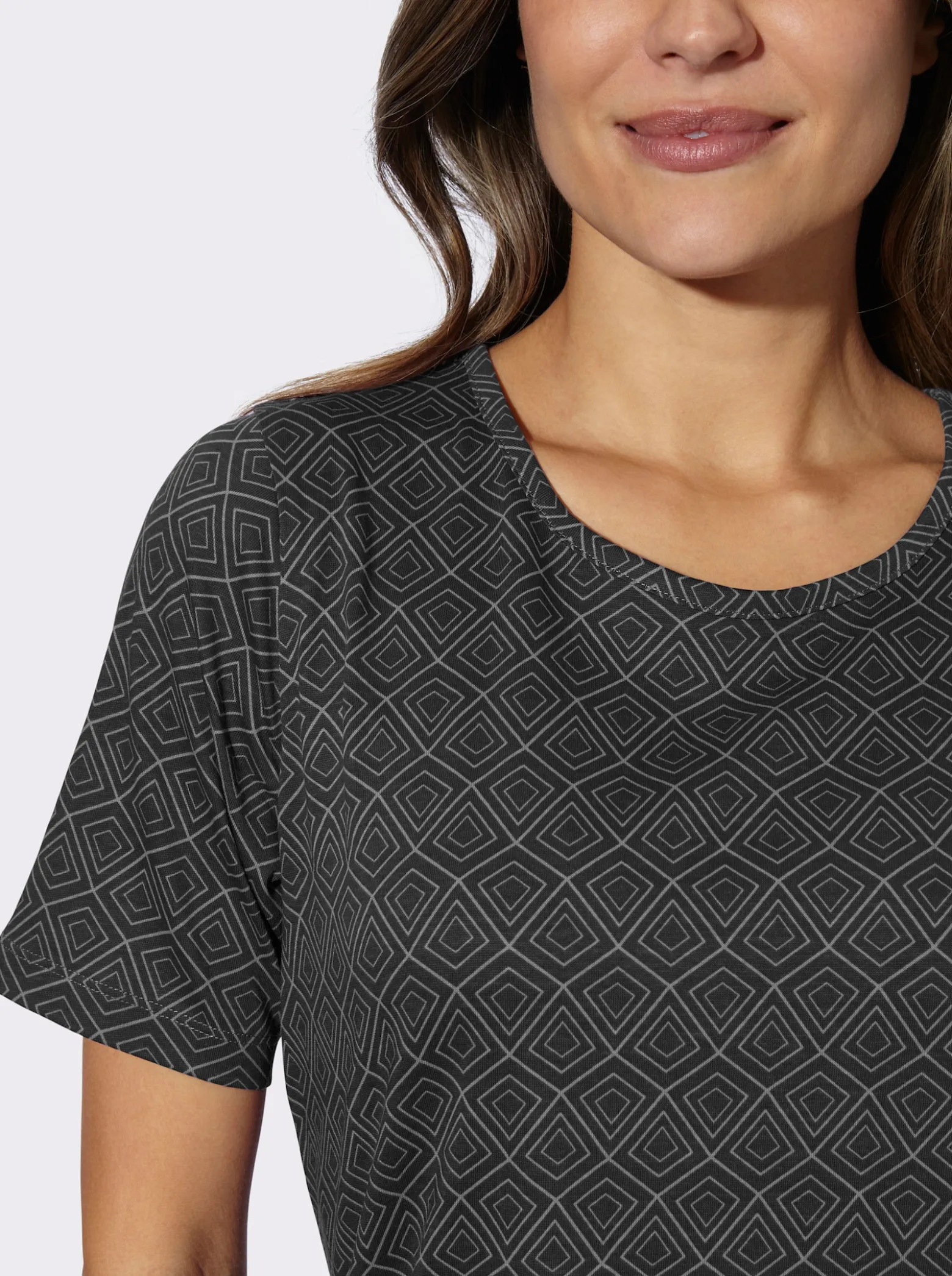 Freizeitshirt mit Grafik-Muster allover