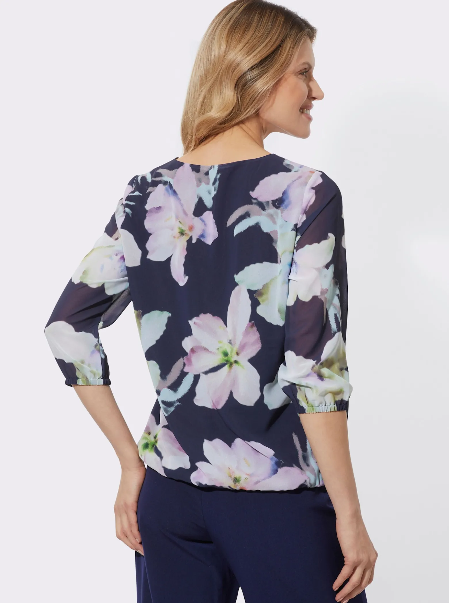 Georgettebluse mit elastischen Abschlüssen