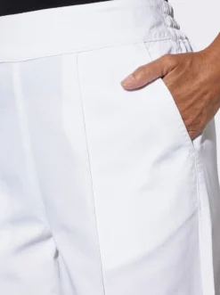 High-waist-Jeans mit weiten Hosenbeinen