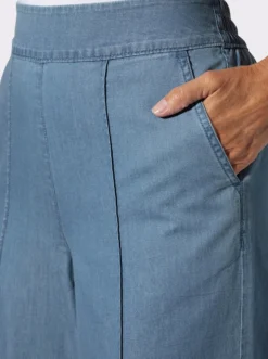 High-waist-Jeans mit weiten Hosenbeinen