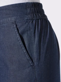 High-waist-Jeans mit weiten Hosenbeinen