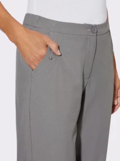 Hose mit Zierelement an den Taschen