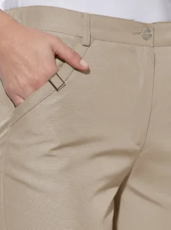 Hose mit Zierspangen