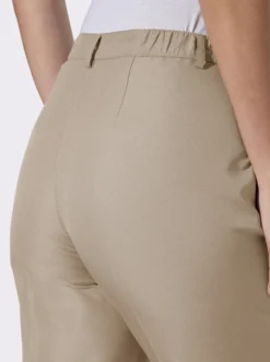 Hose mit Zierspangen