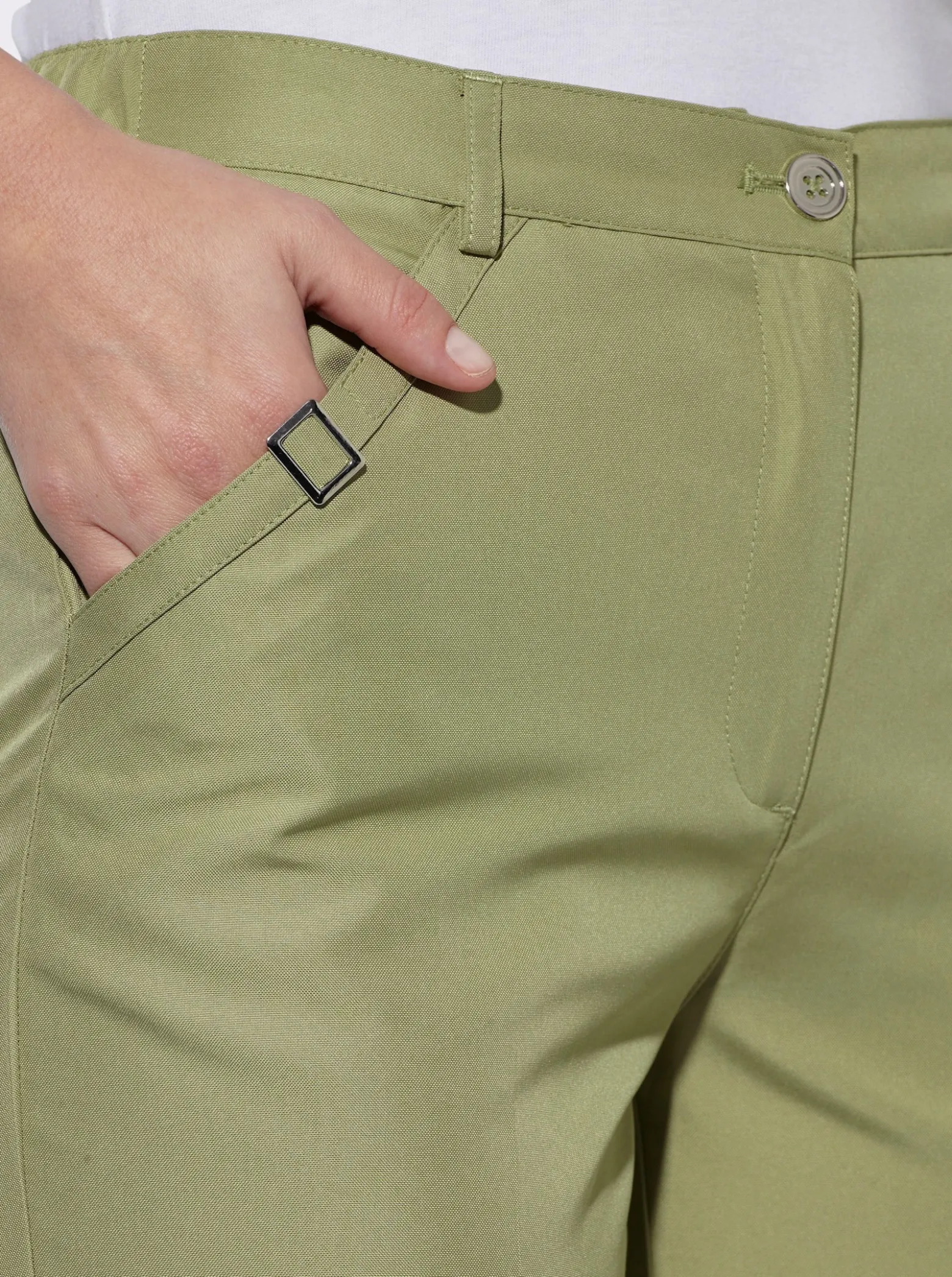 Hose mit Zierspangen
