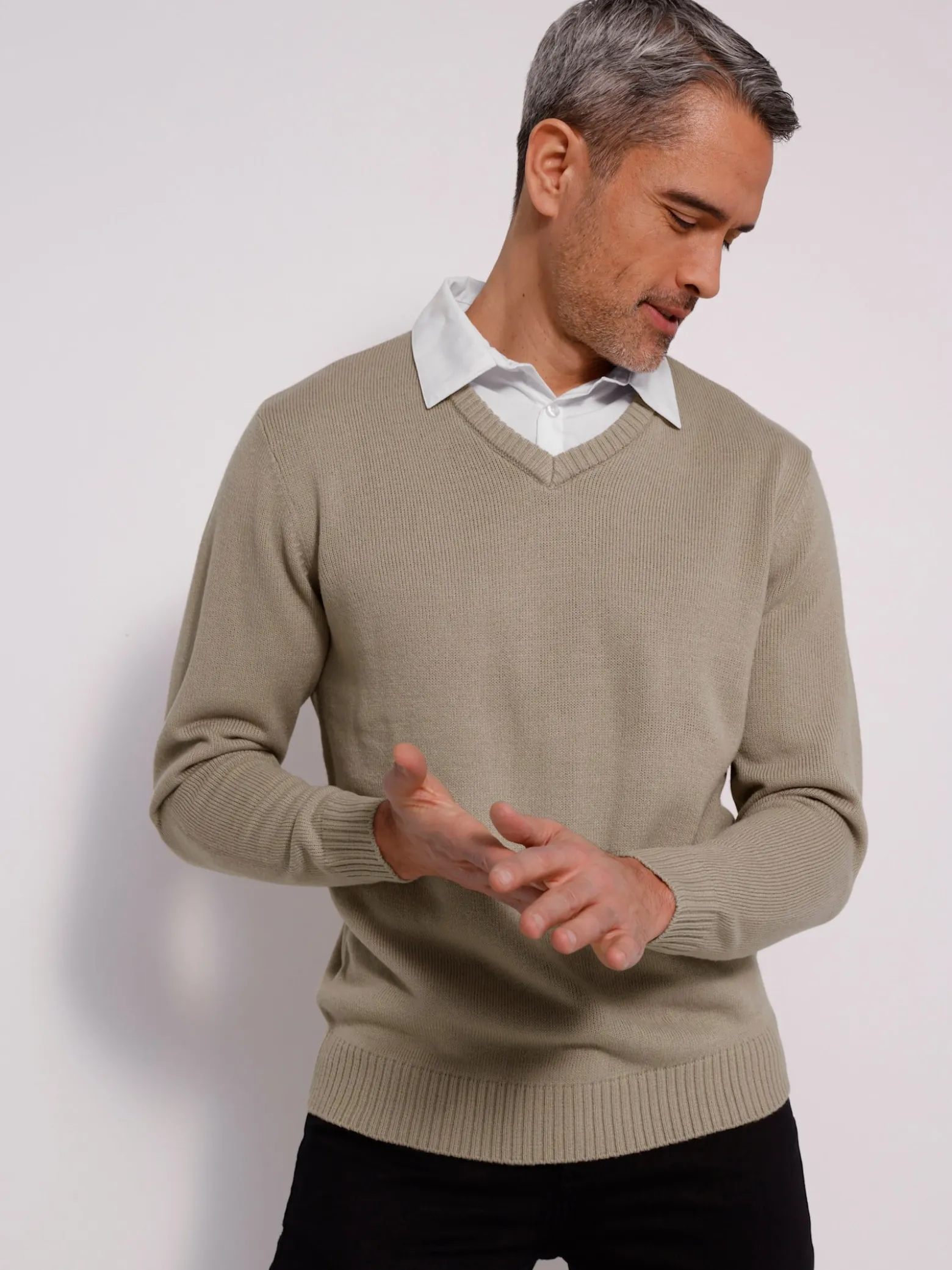 2-in-1-Pullover mit gewebtem Hemdkragen