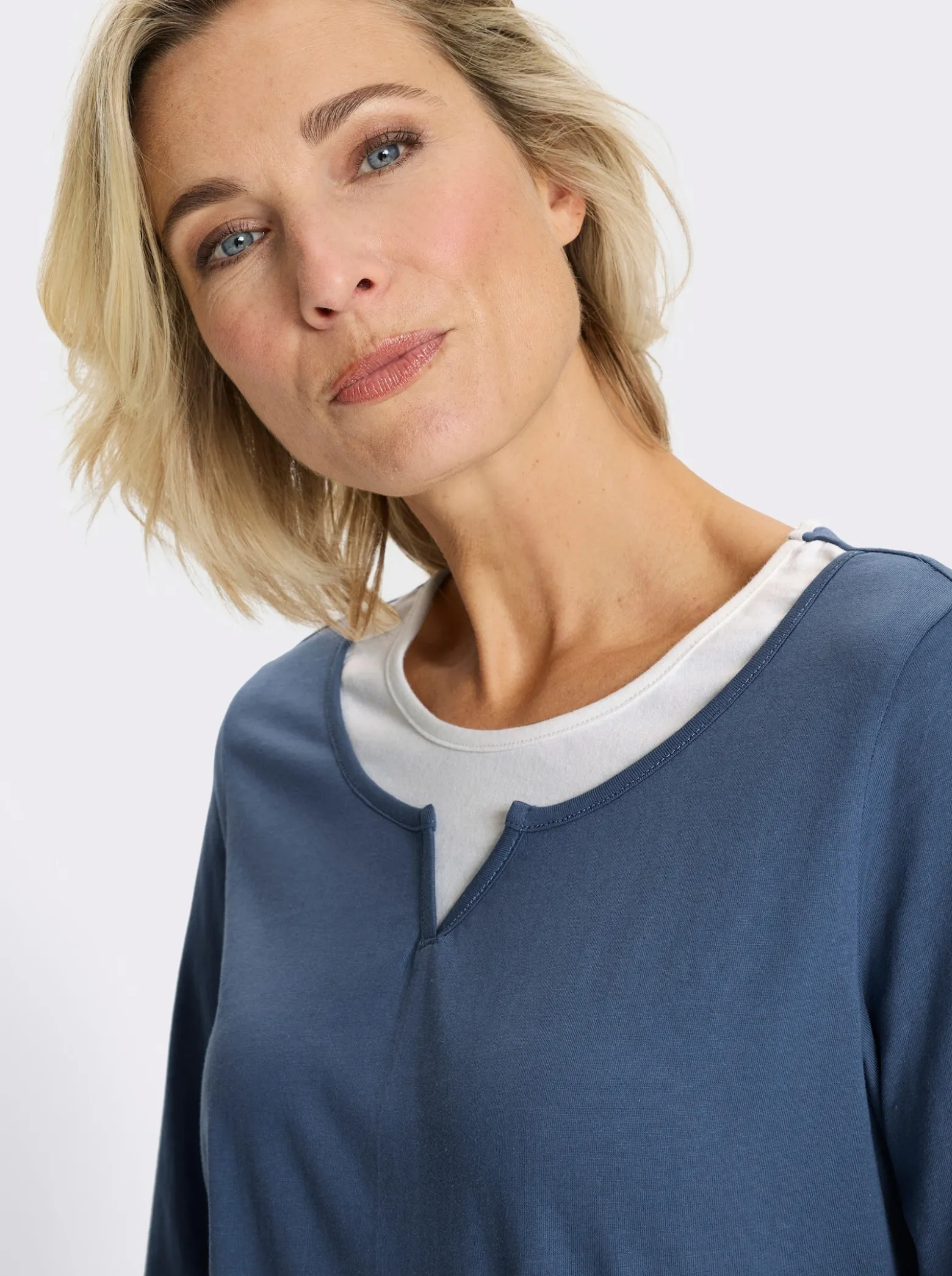 2-in-1-Shirt mit kontrastfarbenen Einsätzen