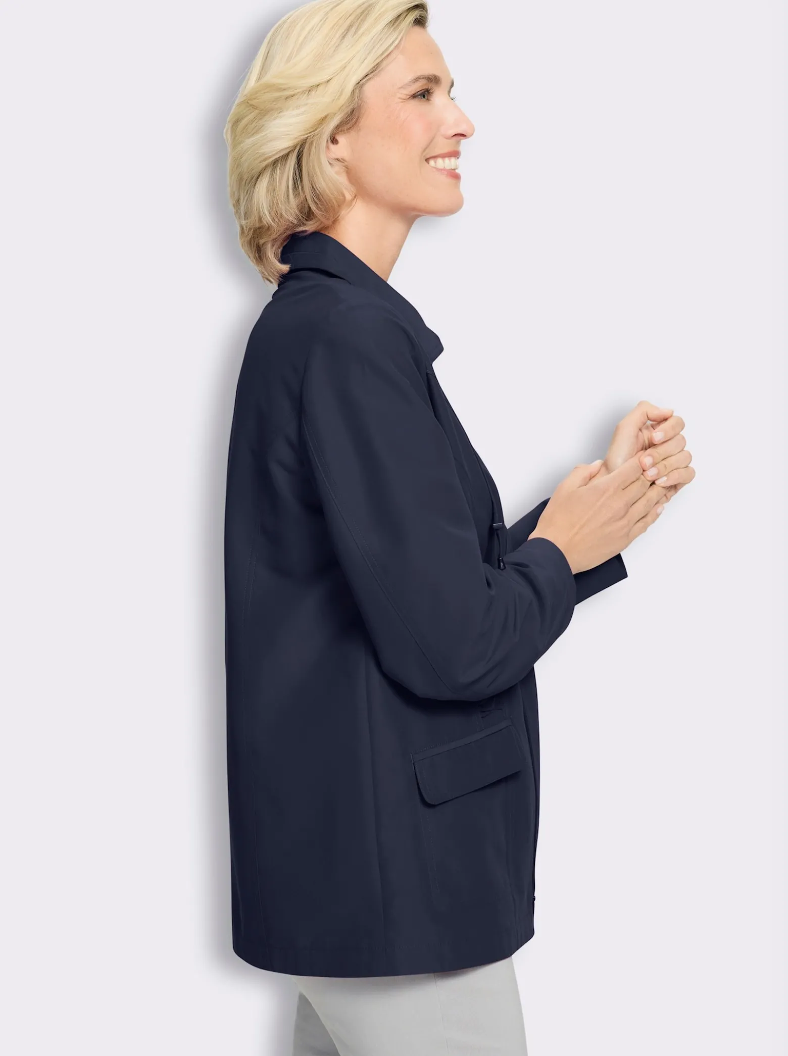 Jacke mit Raffungen im Vorderteil