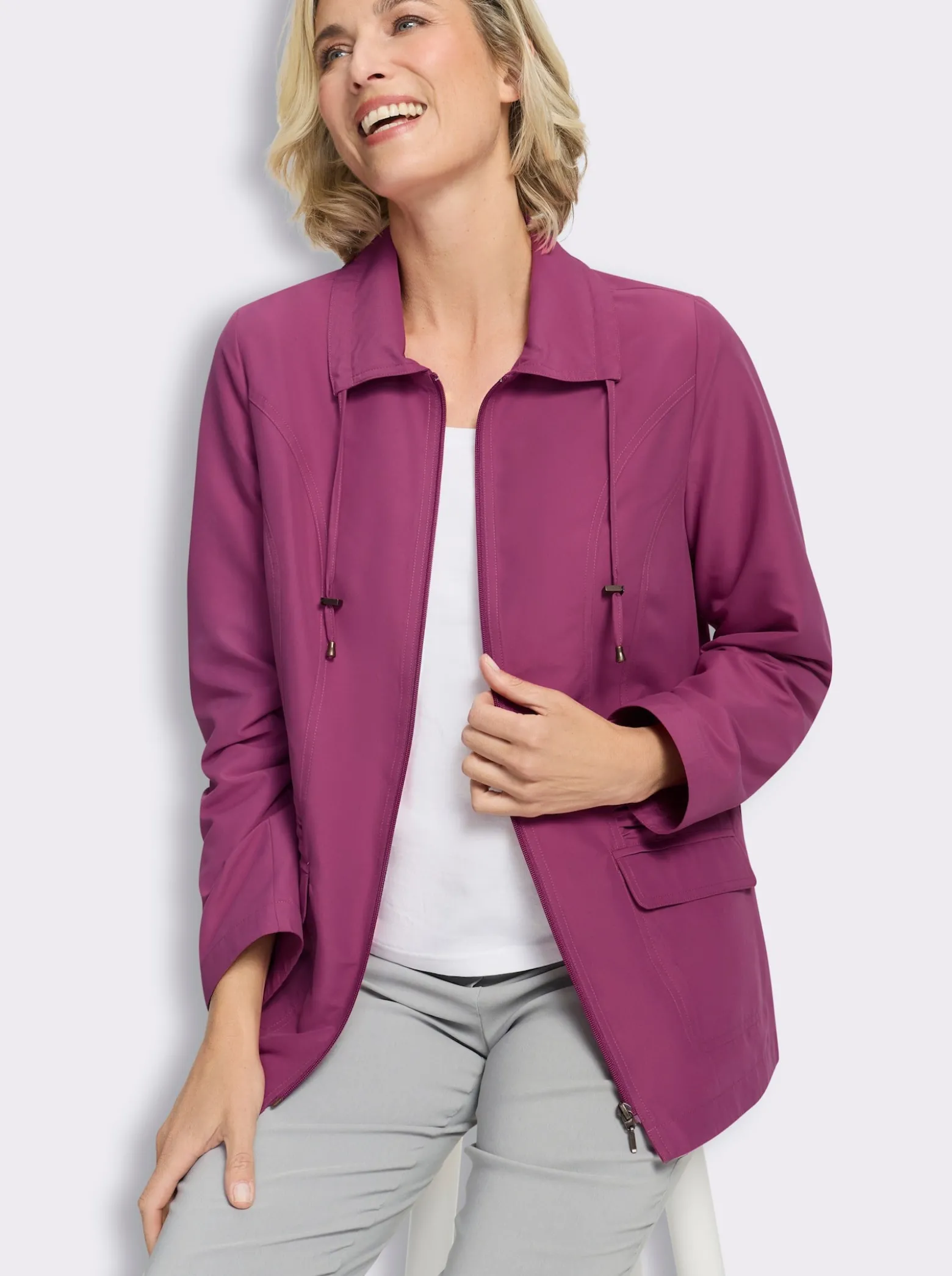 Jacke mit Raffungen im Vorderteil