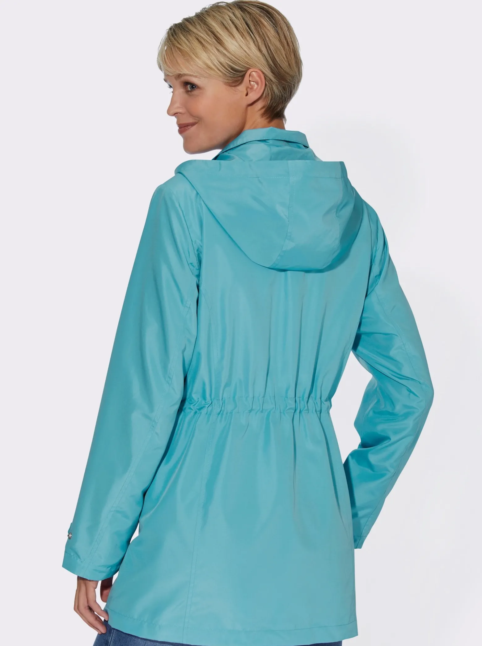 Jacke mit regulierbarer Kapuze und Taille