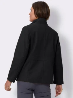 Jacke mit Schmuckknöpfen