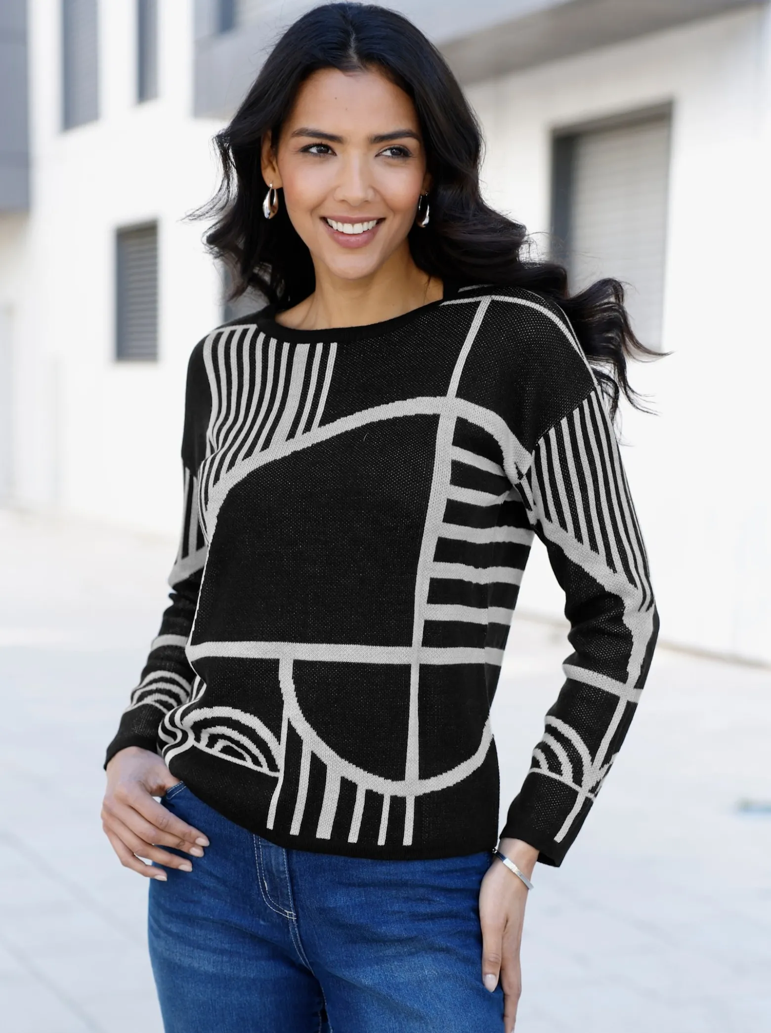 Jacquardpullover mit überschnittenen Schultern