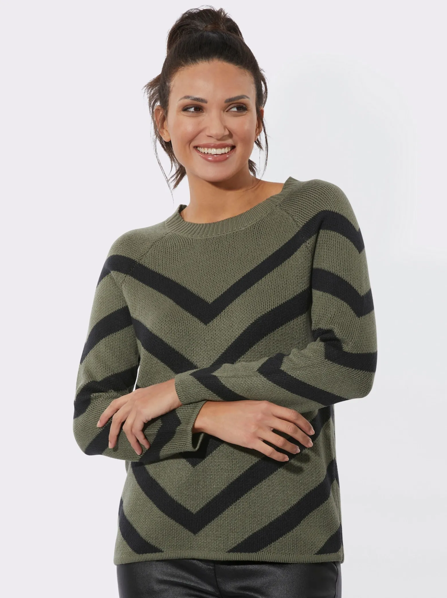 Jacquard-Pullover mit v-förmigen Streifenmuster