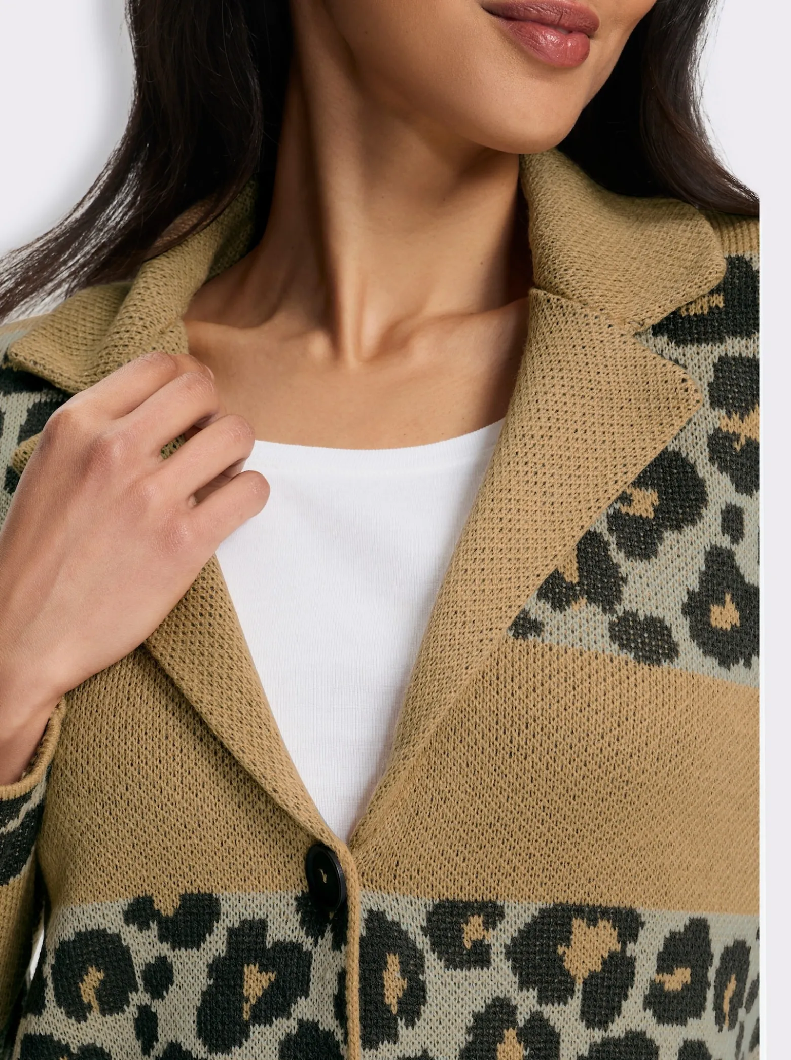 Jacquardstrickjacke im Mustermix
