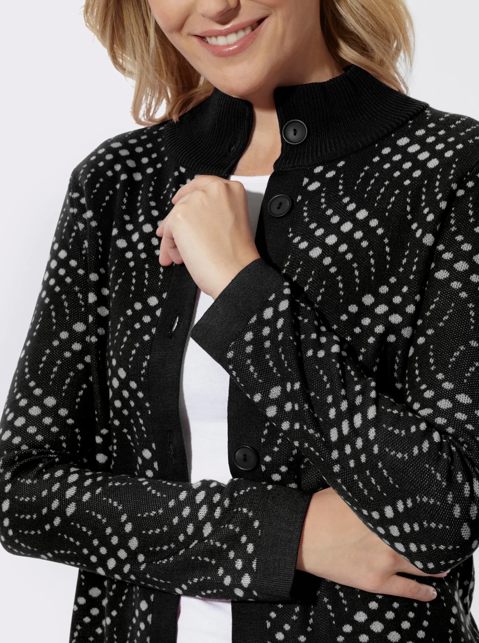 Jacquardstrickjacke mit zweifarbigem Muster