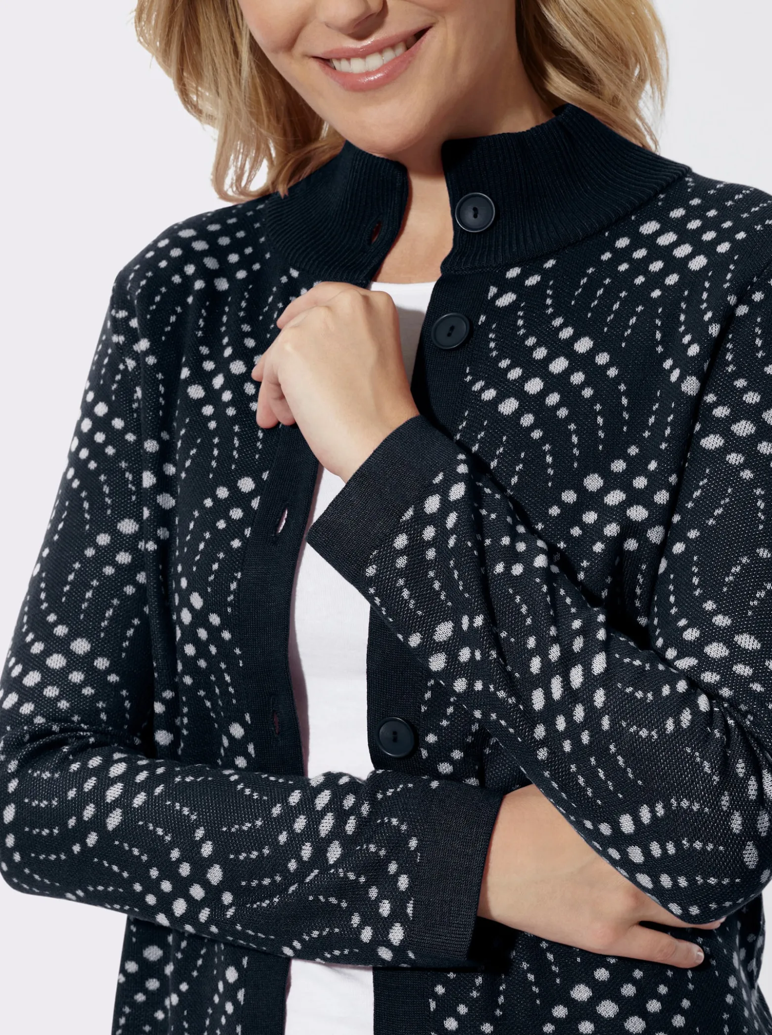 Jacquardstrickjacke mit zweifarbigem Muster