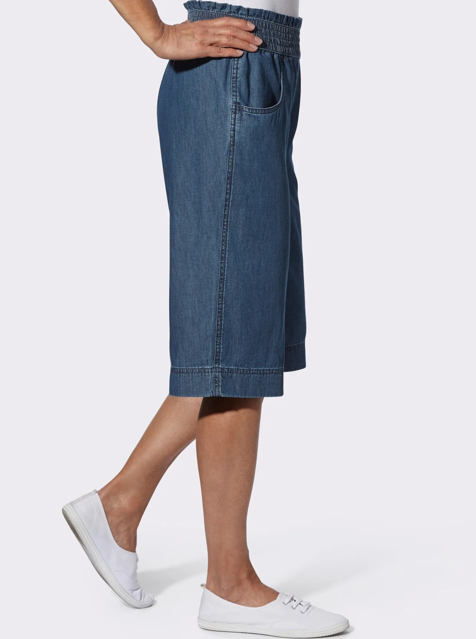 Jeansbermudas mit gesmoktem Dehnbund