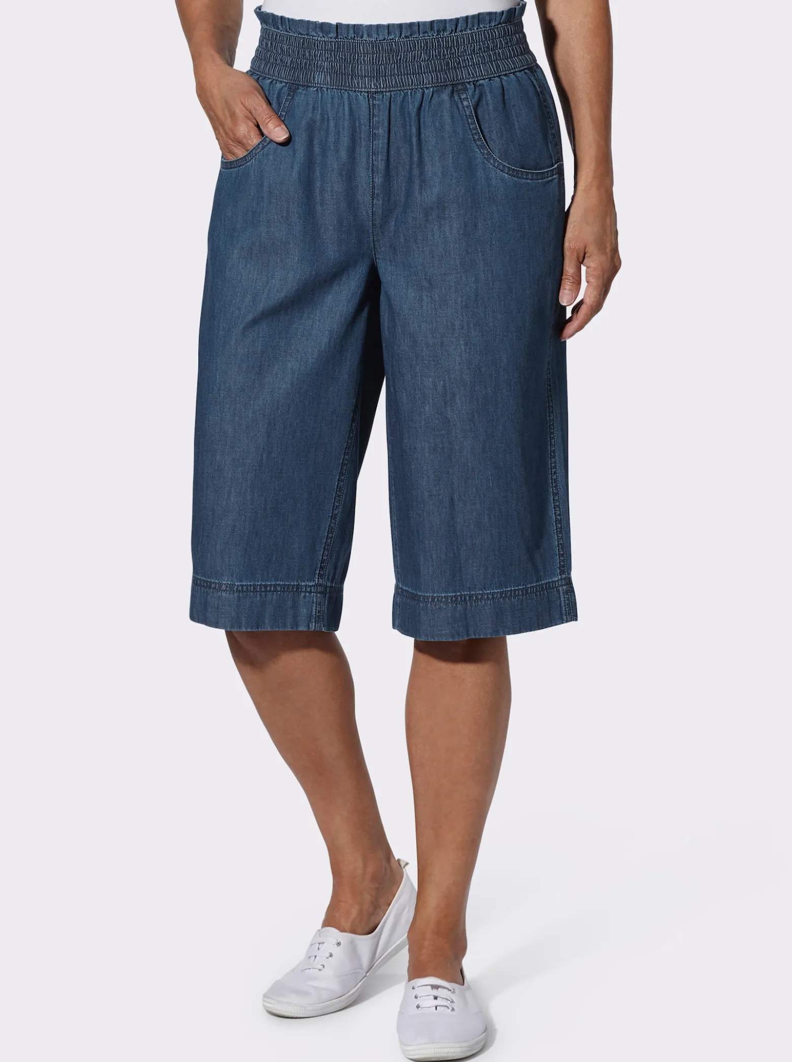 Jeansbermudas mit gesmoktem Dehnbund