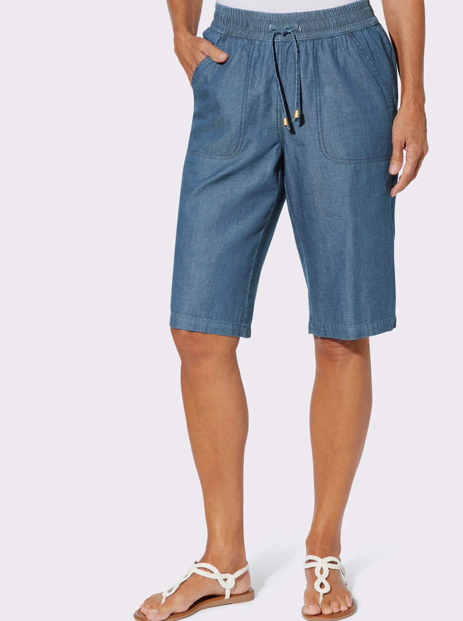 Jeansbermudas mit gesmoktem Dehnbund