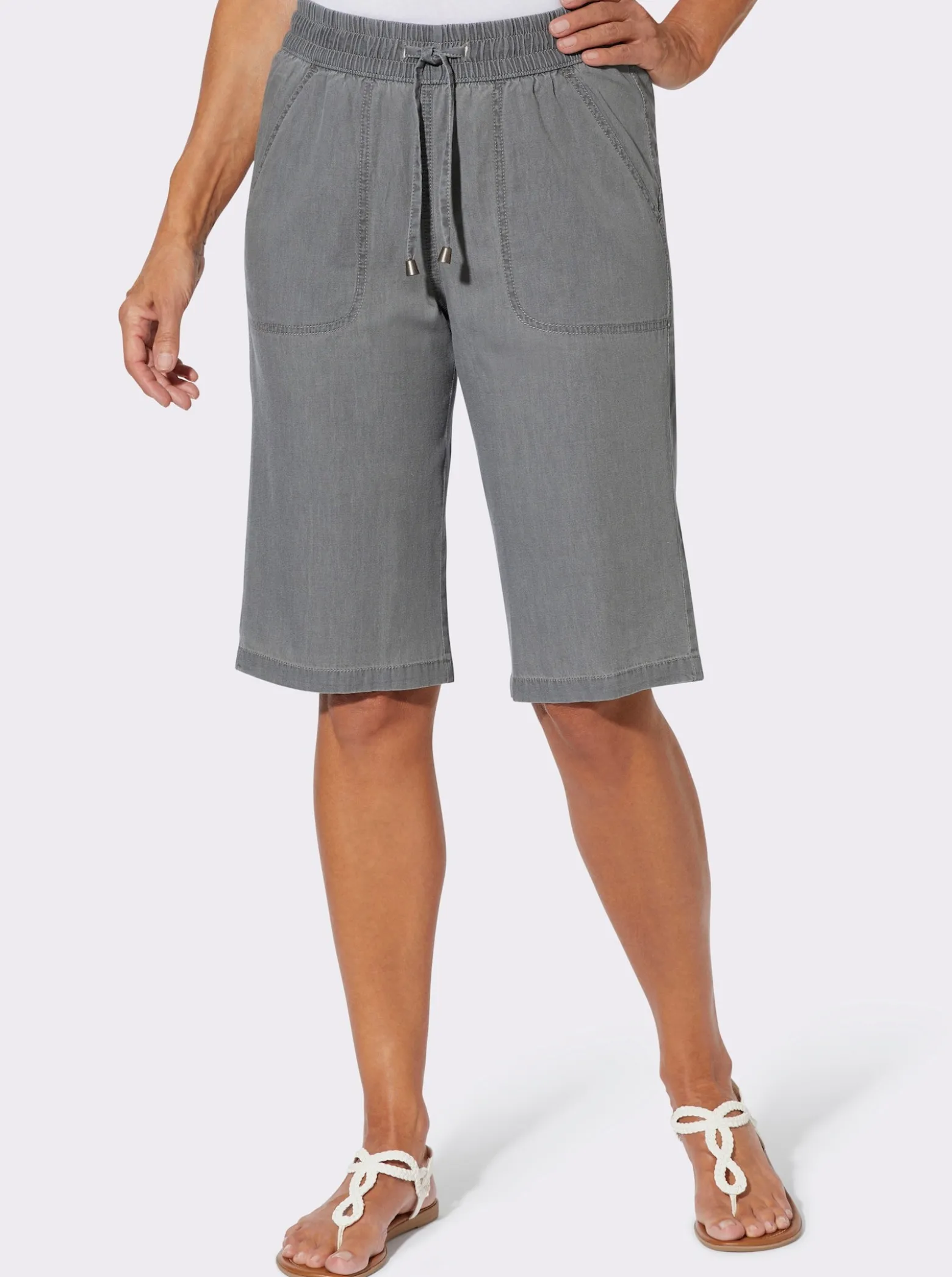 Jeansbermudas mit gesmoktem Dehnbund