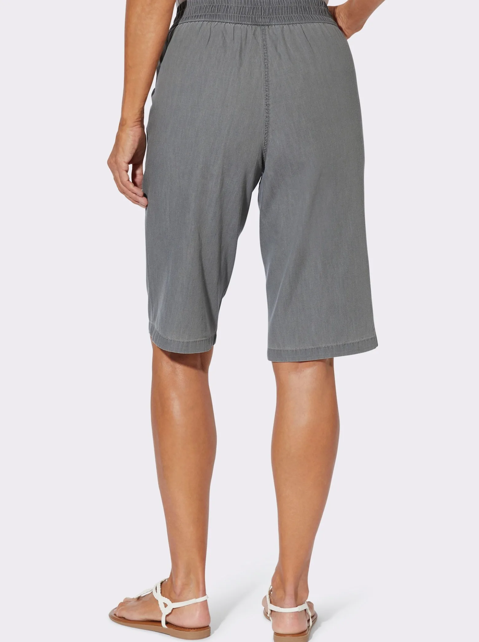 Jeansbermudas mit gesmoktem Dehnbund
