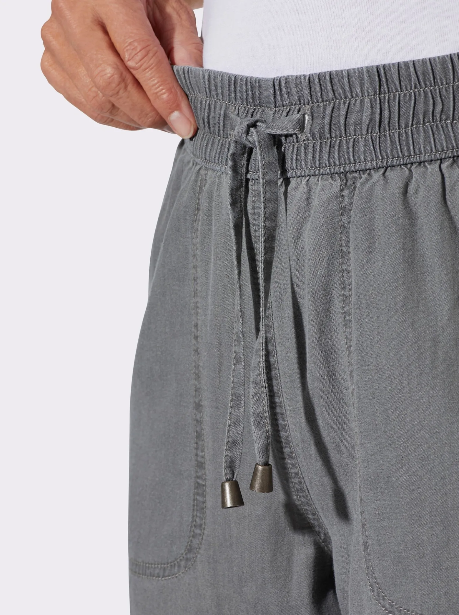 Jeansbermudas mit gesmoktem Dehnbund