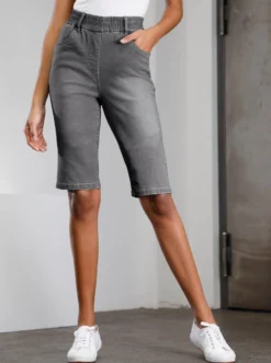 Jeansbermudas mit hohem Rundum-Dehnbund