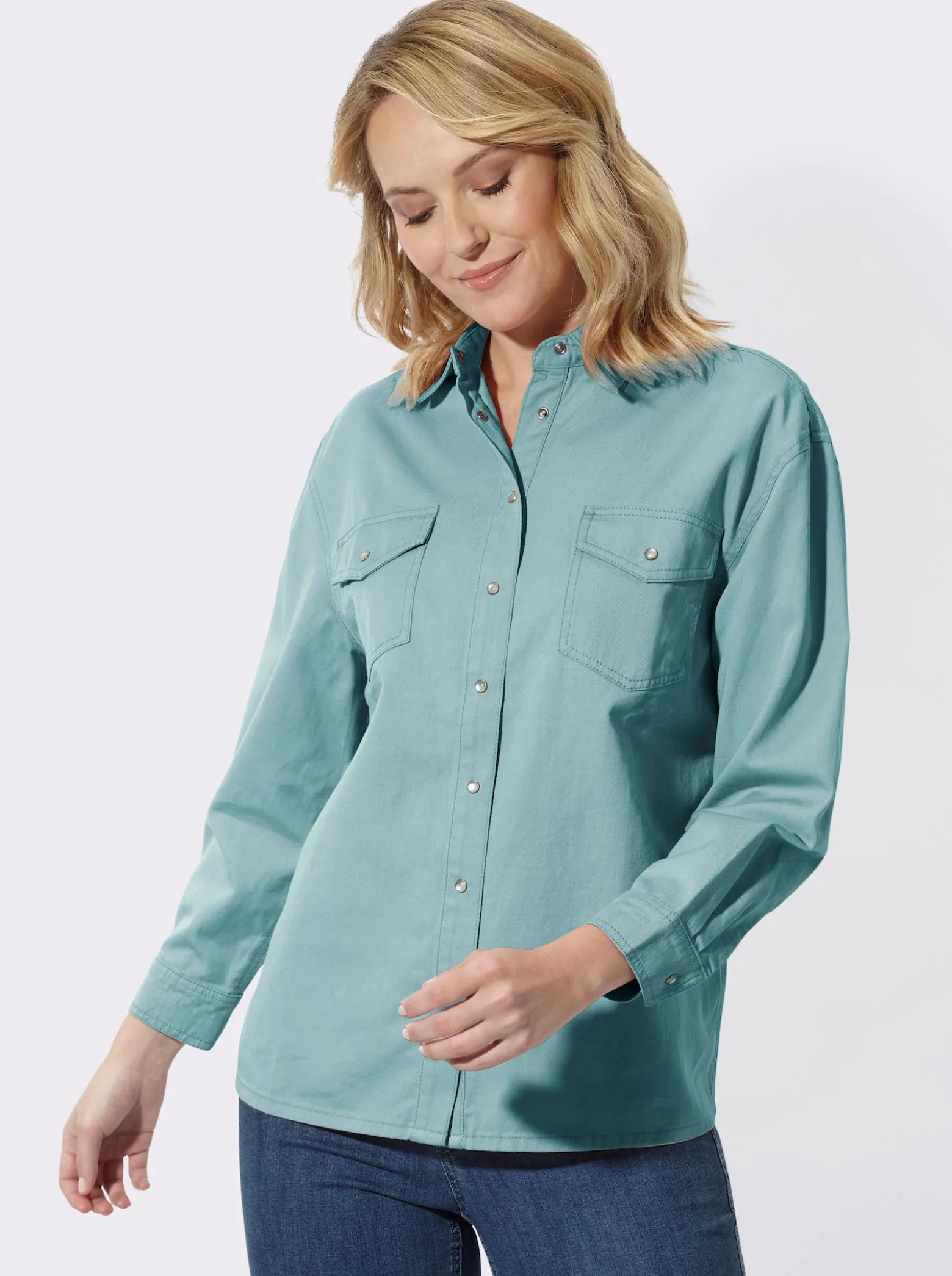 Jeansbluse mit überschnittenen Schultern