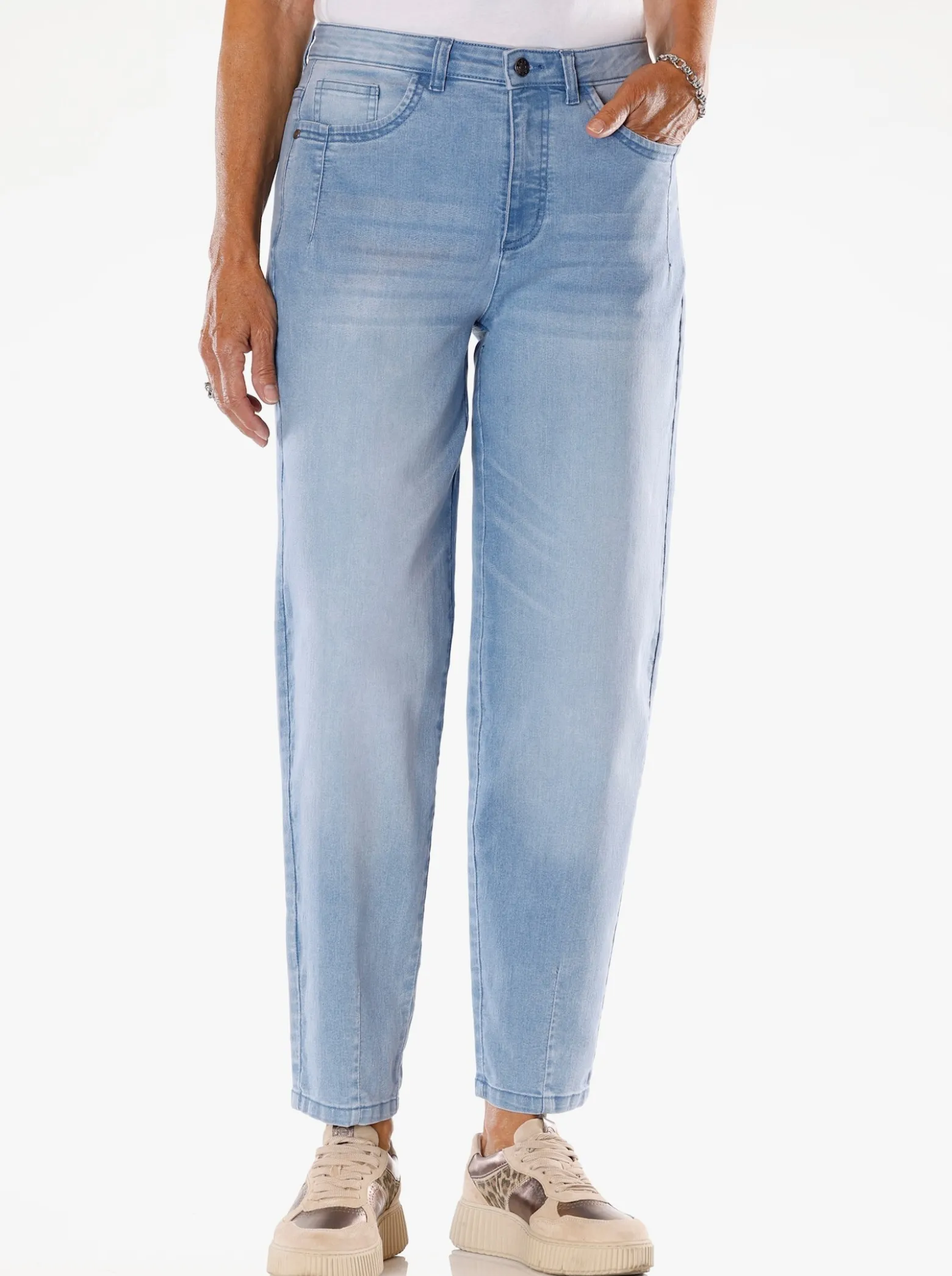 Jeans im Mom-Schnitt